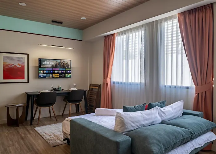 Aparthotel Boutique Axis 3*