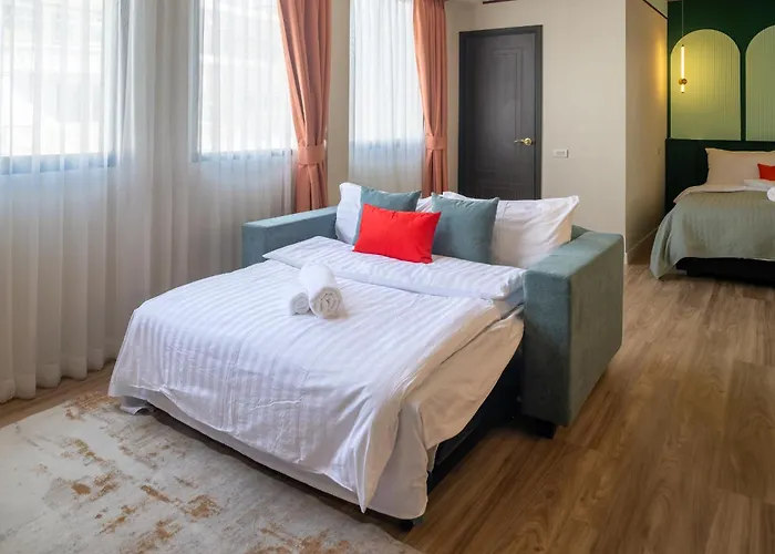 Aparthotel Boutique Axis 3*
