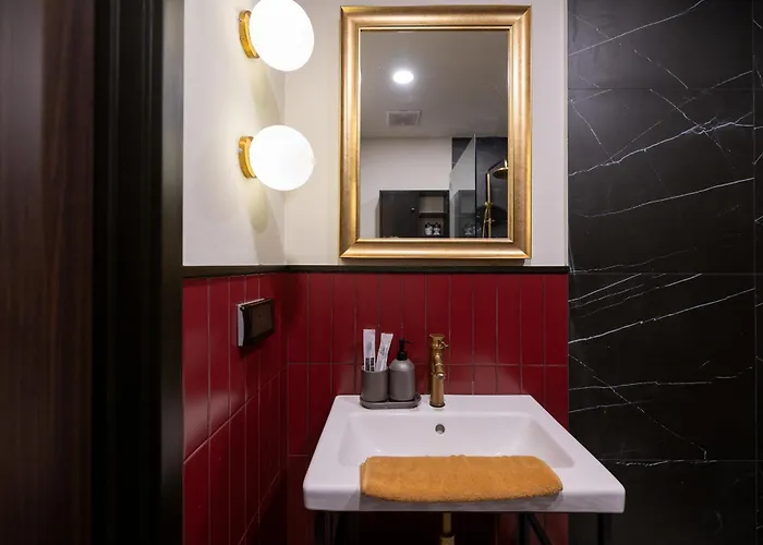 Aparthotel Boutique Axis 3*